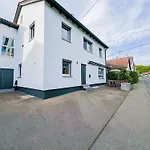 Adn Goldcream - Luxury - Netflix - Free Parking Apartment *
