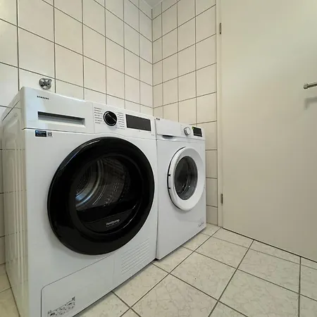 Goldcream - Modern - Netflix - Free Parking Apartamento