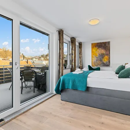 Goldcream - Modern - Netflix - Free Parking Günzburg
