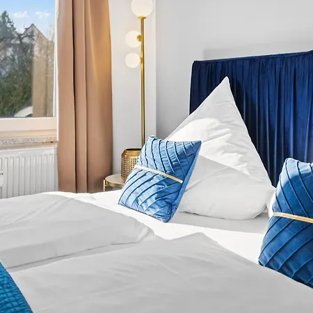 Goldcream - Modern - Netflix - Free Parking Günzburg