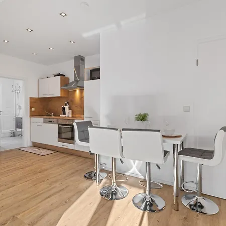 Goldcream - Modern - Netflix - Free Parking Apartment